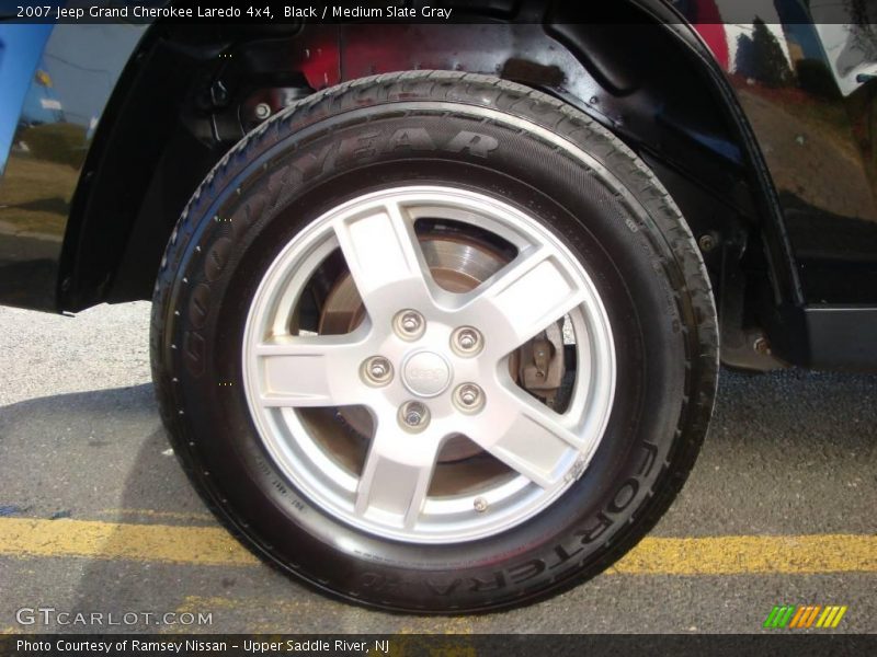 Black / Medium Slate Gray 2007 Jeep Grand Cherokee Laredo 4x4
