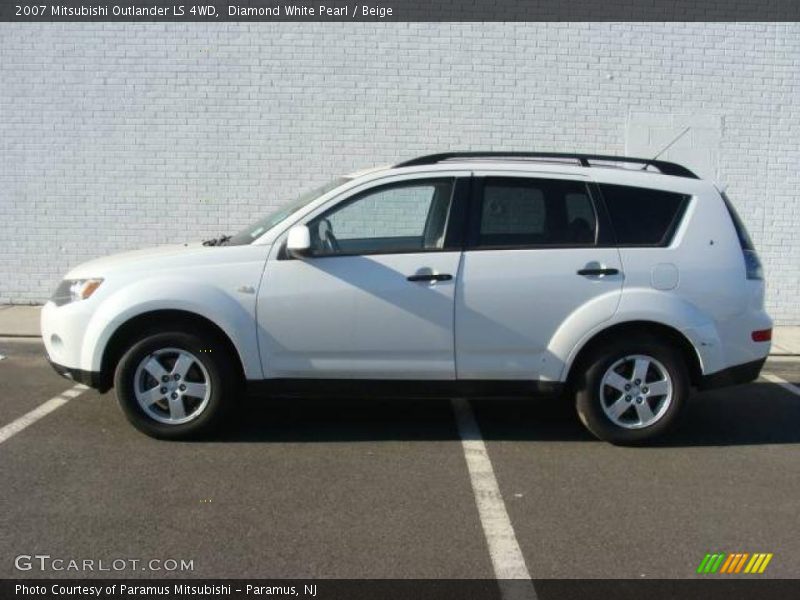 Diamond White Pearl / Beige 2007 Mitsubishi Outlander LS 4WD