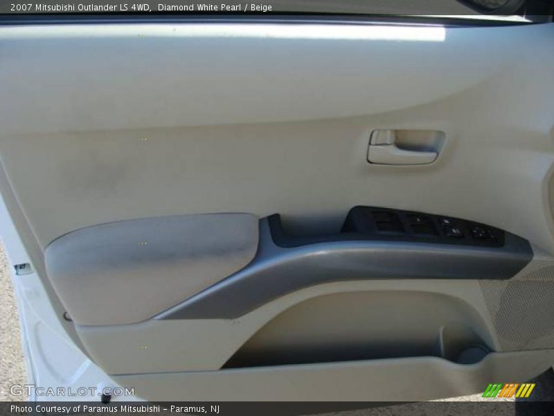 Diamond White Pearl / Beige 2007 Mitsubishi Outlander LS 4WD
