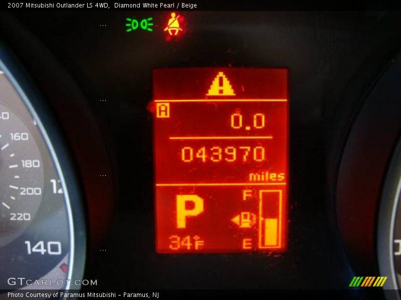 Diamond White Pearl / Beige 2007 Mitsubishi Outlander LS 4WD