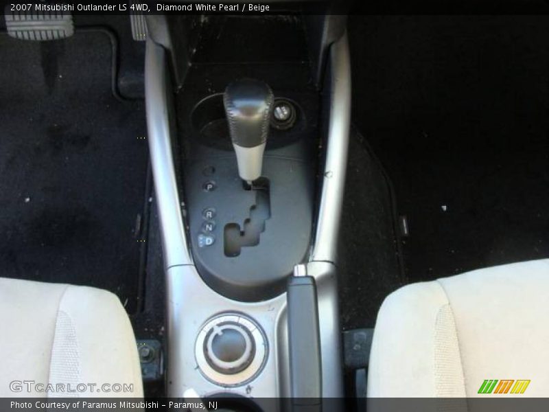 Diamond White Pearl / Beige 2007 Mitsubishi Outlander LS 4WD