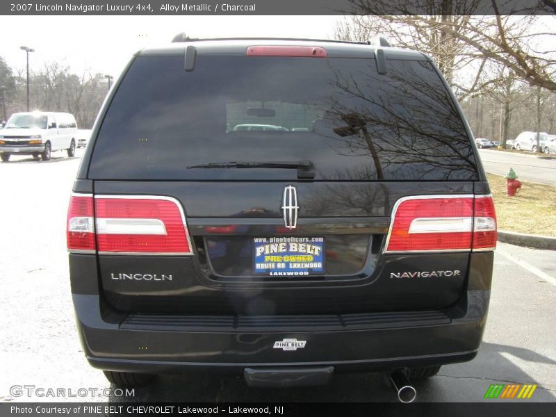 Alloy Metallic / Charcoal 2007 Lincoln Navigator Luxury 4x4