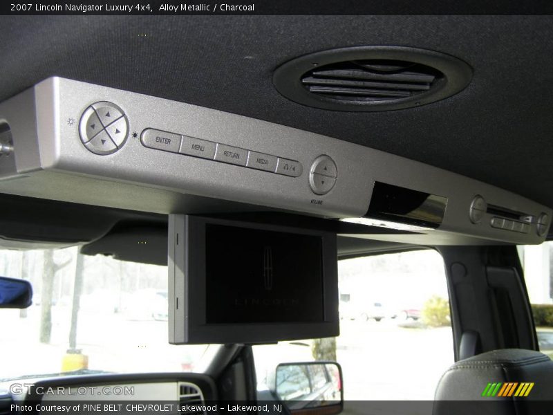 Alloy Metallic / Charcoal 2007 Lincoln Navigator Luxury 4x4