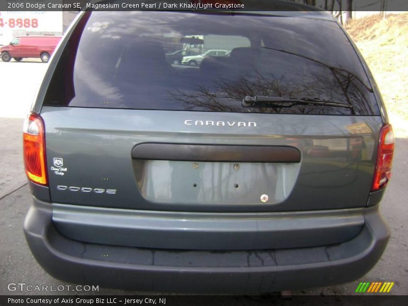 Magnesium Green Pearl / Dark Khaki/Light Graystone 2006 Dodge Caravan SE
