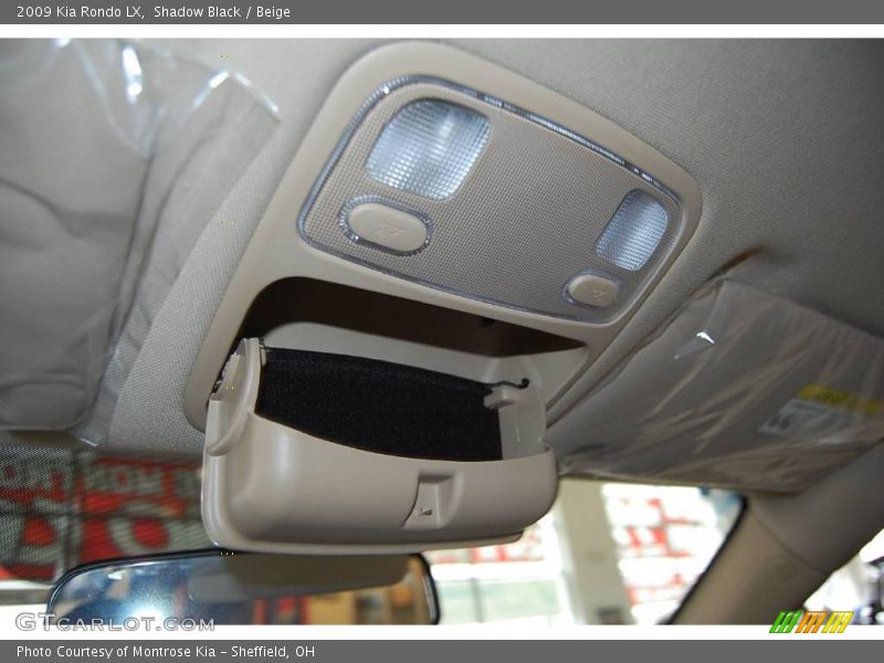 Shadow Black / Beige 2009 Kia Rondo LX