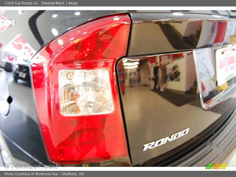 Shadow Black / Beige 2009 Kia Rondo LX