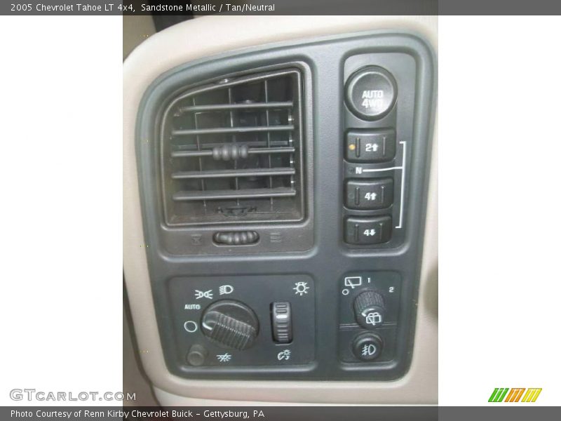 Sandstone Metallic / Tan/Neutral 2005 Chevrolet Tahoe LT 4x4