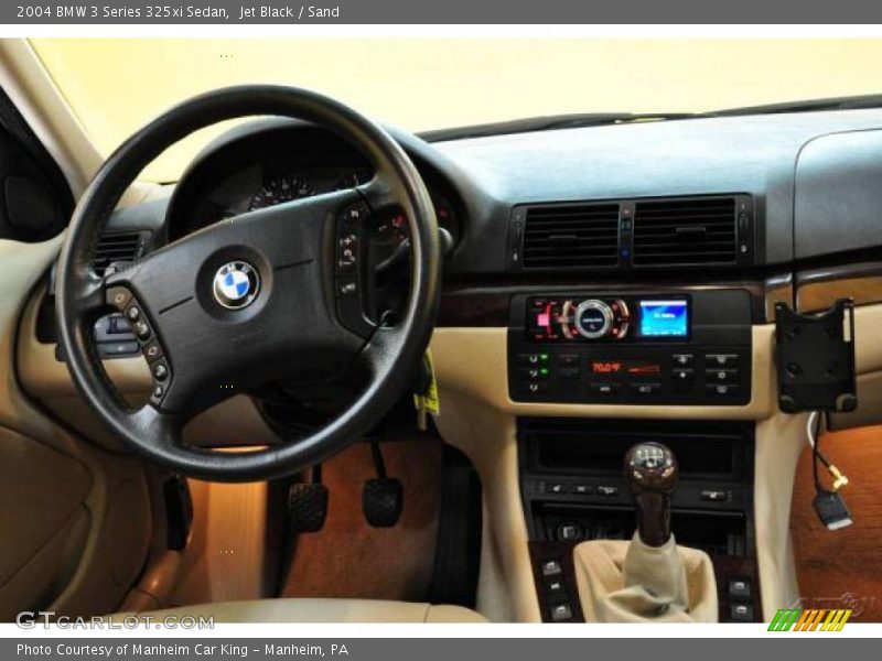 Jet Black / Sand 2004 BMW 3 Series 325xi Sedan