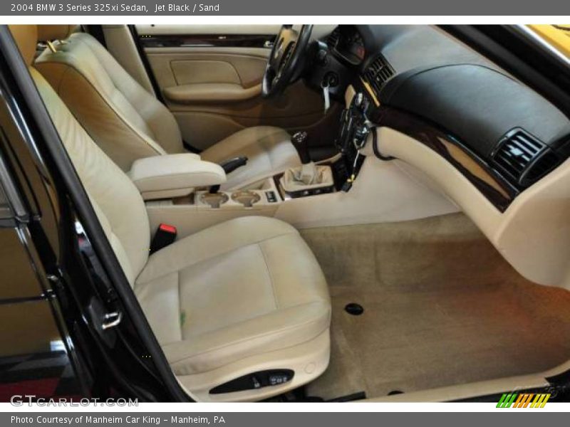 Jet Black / Sand 2004 BMW 3 Series 325xi Sedan