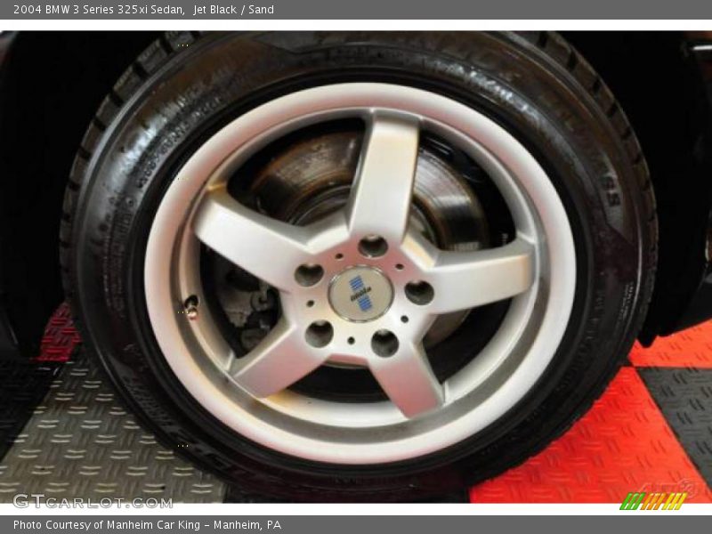 Jet Black / Sand 2004 BMW 3 Series 325xi Sedan