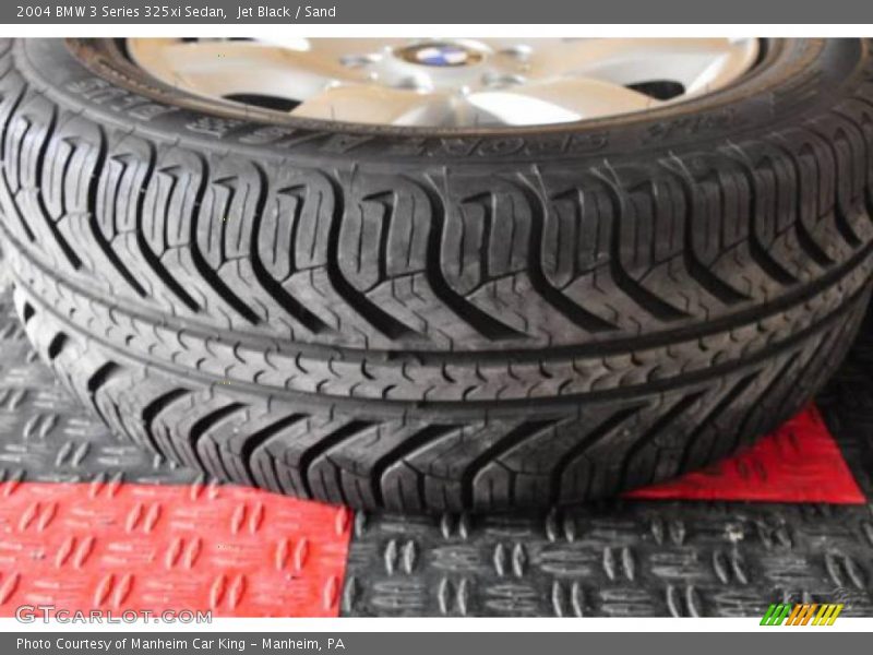 Jet Black / Sand 2004 BMW 3 Series 325xi Sedan