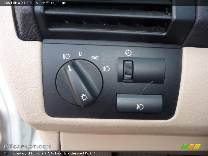 Alpine White / Beige 2004 BMW X5 3.0i