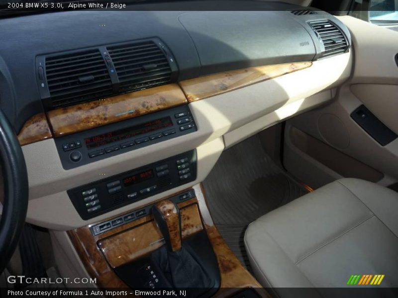 Alpine White / Beige 2004 BMW X5 3.0i