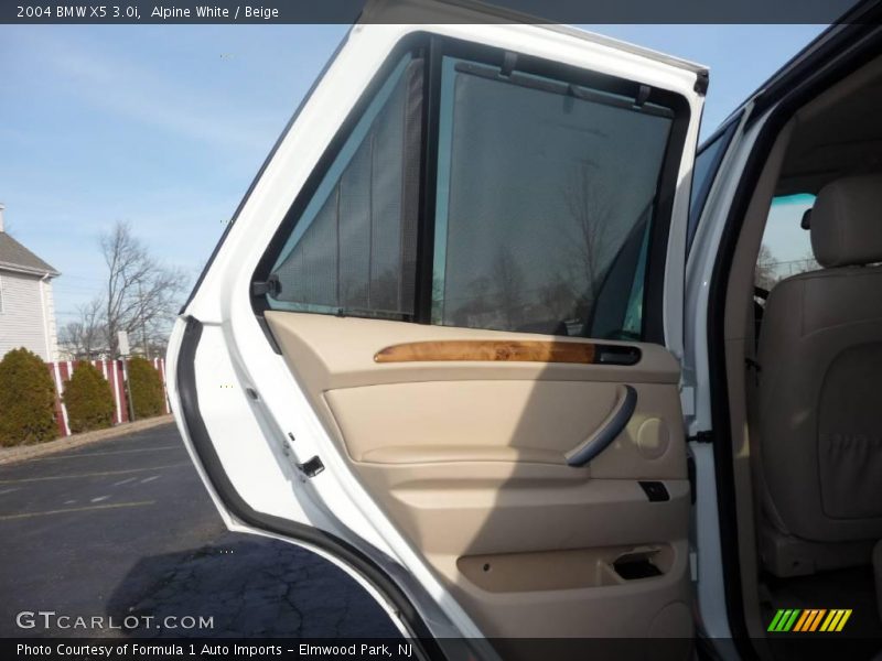 Alpine White / Beige 2004 BMW X5 3.0i