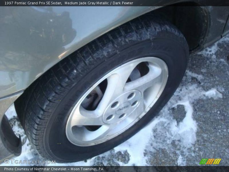 Medium Jade Gray Metallic / Dark Pewter 1997 Pontiac Grand Prix SE Sedan