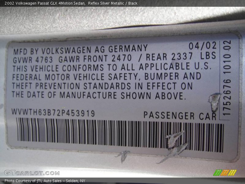 Reflex Silver Metallic / Black 2002 Volkswagen Passat GLX 4Motion Sedan