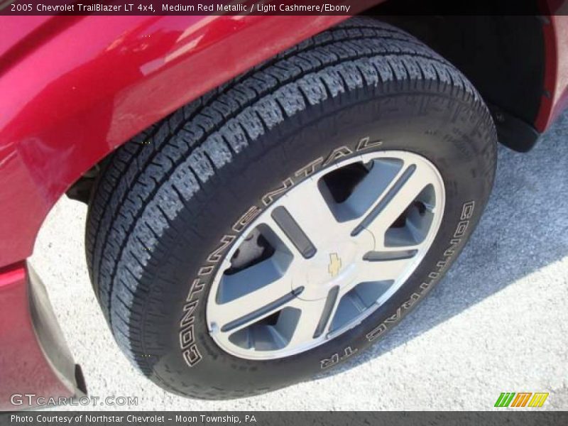 Medium Red Metallic / Light Cashmere/Ebony 2005 Chevrolet TrailBlazer LT 4x4