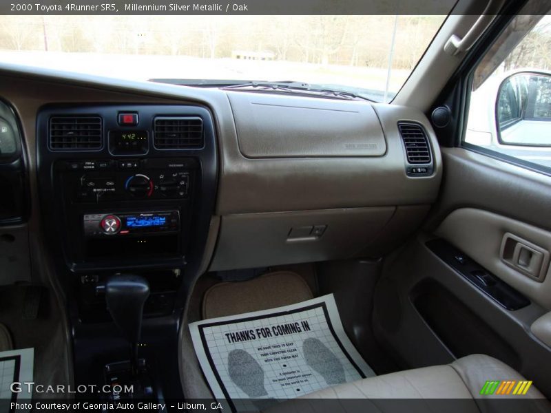 Millennium Silver Metallic / Oak 2000 Toyota 4Runner SR5