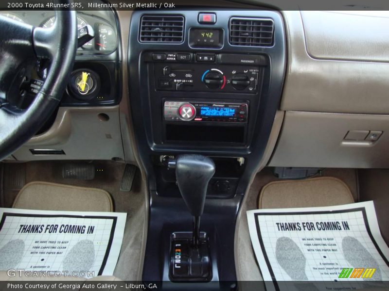 Millennium Silver Metallic / Oak 2000 Toyota 4Runner SR5