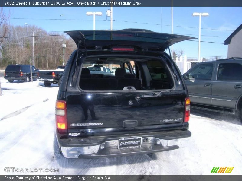 Onyx Black / Graphite/Medium Gray 2002 Chevrolet Suburban 1500 LS 4x4