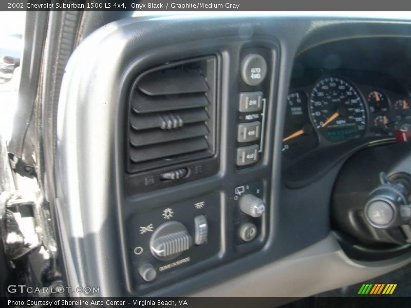 Onyx Black / Graphite/Medium Gray 2002 Chevrolet Suburban 1500 LS 4x4