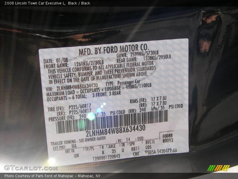 Black / Black 2008 Lincoln Town Car Executive L