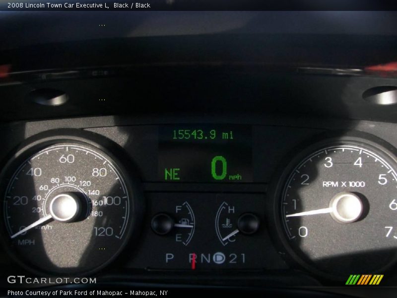 Black / Black 2008 Lincoln Town Car Executive L