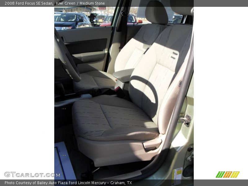 Kiwi Green / Medium Stone 2008 Ford Focus SE Sedan