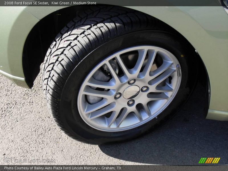 Kiwi Green / Medium Stone 2008 Ford Focus SE Sedan