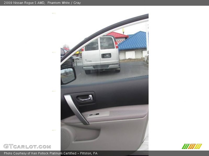 Phantom White / Gray 2009 Nissan Rogue S AWD