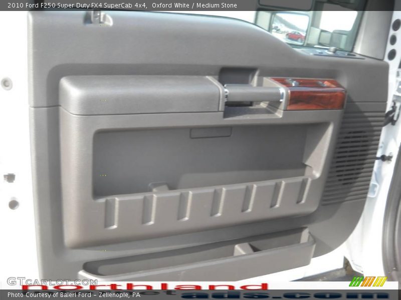 Oxford White / Medium Stone 2010 Ford F250 Super Duty FX4 SuperCab 4x4