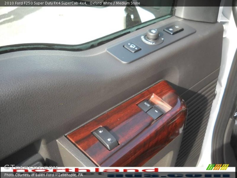 Oxford White / Medium Stone 2010 Ford F250 Super Duty FX4 SuperCab 4x4