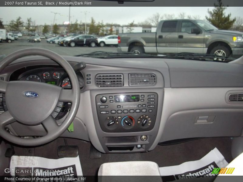 Black / Medium/Dark Flint 2007 Ford Taurus SE