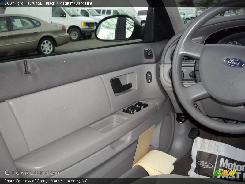 Black / Medium/Dark Flint 2007 Ford Taurus SE