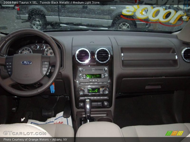 Tuxedo Black Metallic / Medium Light Stone 2009 Ford Taurus X SEL