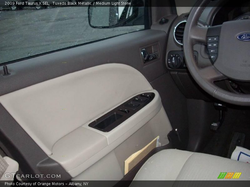 Tuxedo Black Metallic / Medium Light Stone 2009 Ford Taurus X SEL