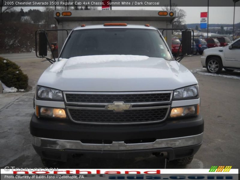 Summit White / Dark Charcoal 2005 Chevrolet Silverado 3500 Regular Cab 4x4 Chassis