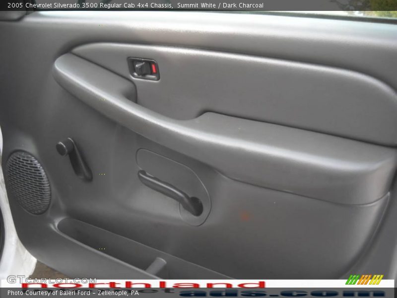 Summit White / Dark Charcoal 2005 Chevrolet Silverado 3500 Regular Cab 4x4 Chassis