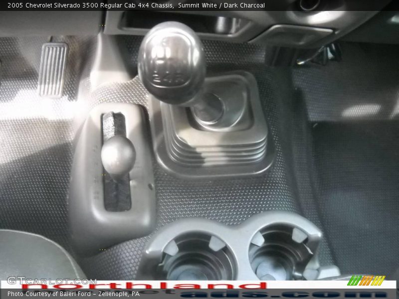 Summit White / Dark Charcoal 2005 Chevrolet Silverado 3500 Regular Cab 4x4 Chassis