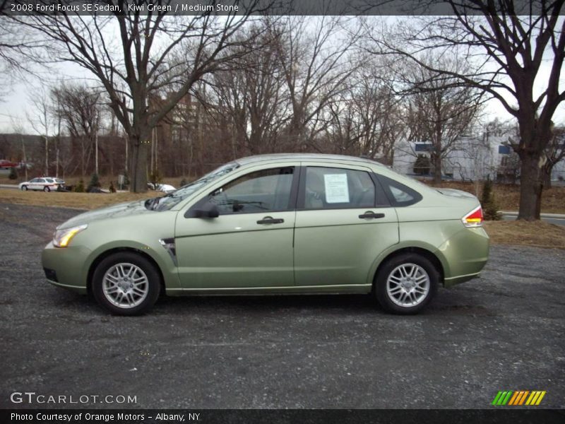 Kiwi Green / Medium Stone 2008 Ford Focus SE Sedan