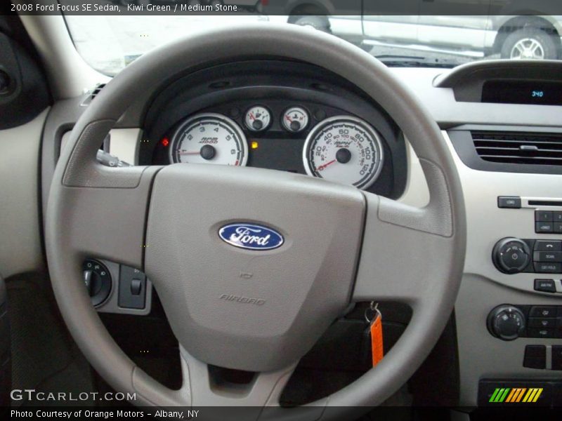 Kiwi Green / Medium Stone 2008 Ford Focus SE Sedan