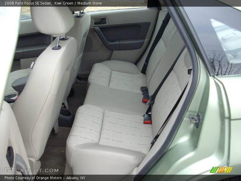 Kiwi Green / Medium Stone 2008 Ford Focus SE Sedan