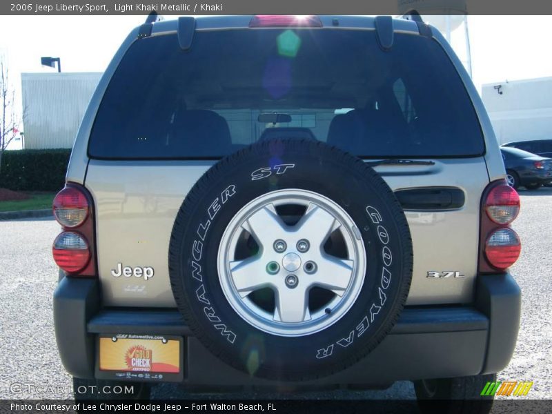 Light Khaki Metallic / Khaki 2006 Jeep Liberty Sport