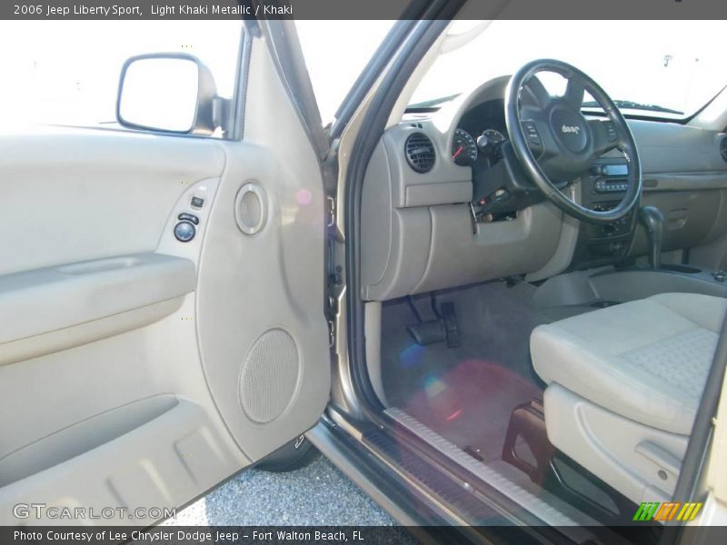Light Khaki Metallic / Khaki 2006 Jeep Liberty Sport