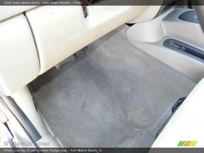 Light Khaki Metallic / Khaki 2006 Jeep Liberty Sport