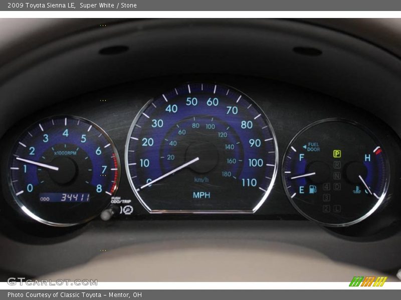 Super White / Stone 2009 Toyota Sienna LE