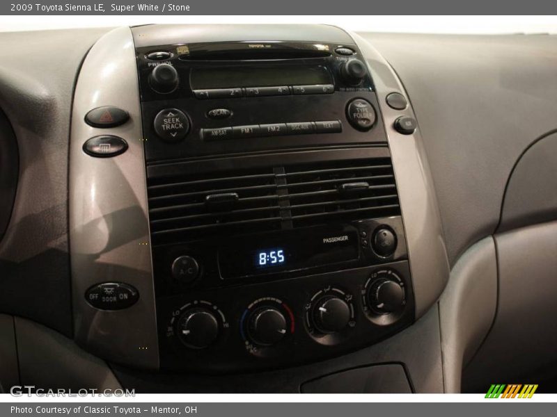 Super White / Stone 2009 Toyota Sienna LE