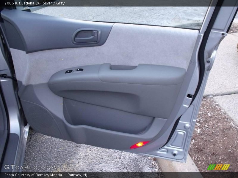 Silver / Gray 2006 Kia Sedona LX