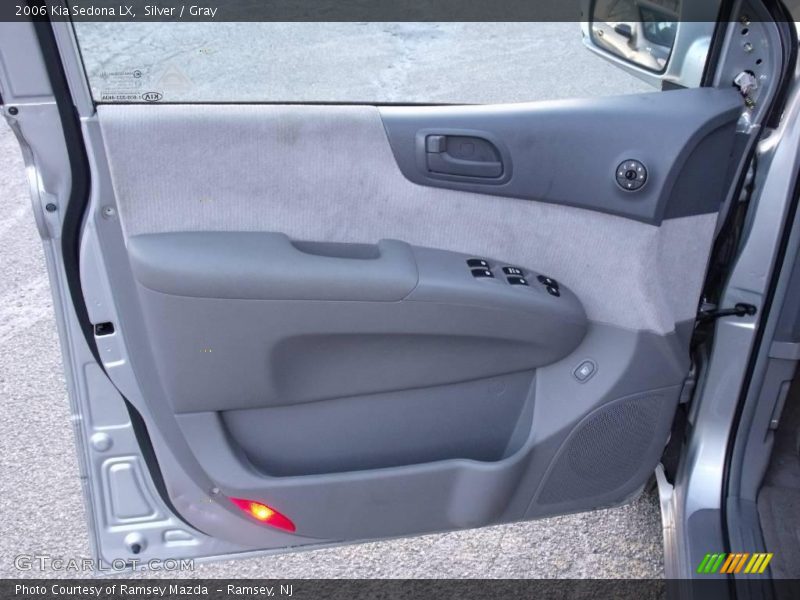 Silver / Gray 2006 Kia Sedona LX