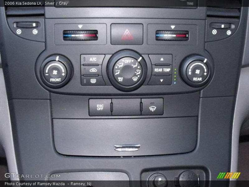 Silver / Gray 2006 Kia Sedona LX